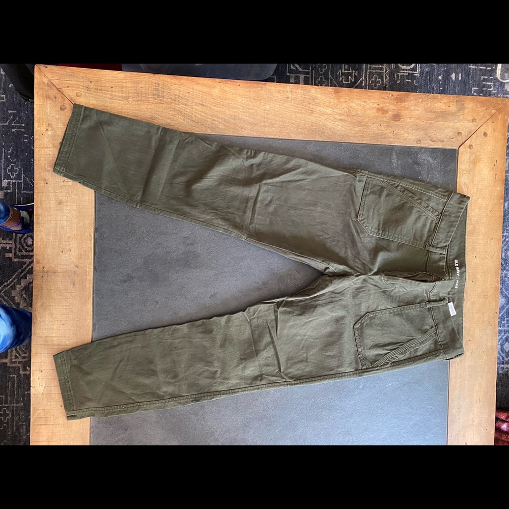 Old Navy cargo style khaki green boot cut pant